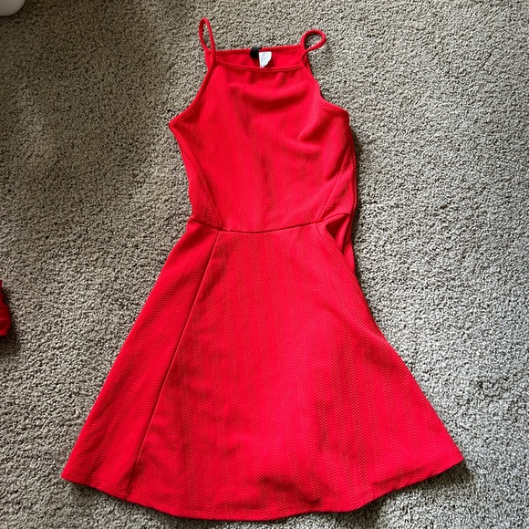 H&M red textured high neck flounce skirt mini dress - Picture 7 of 7